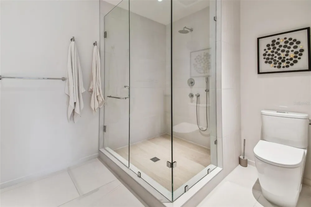 1020 SUNSET POINT ROAD #207 Clearwater, FL 33755