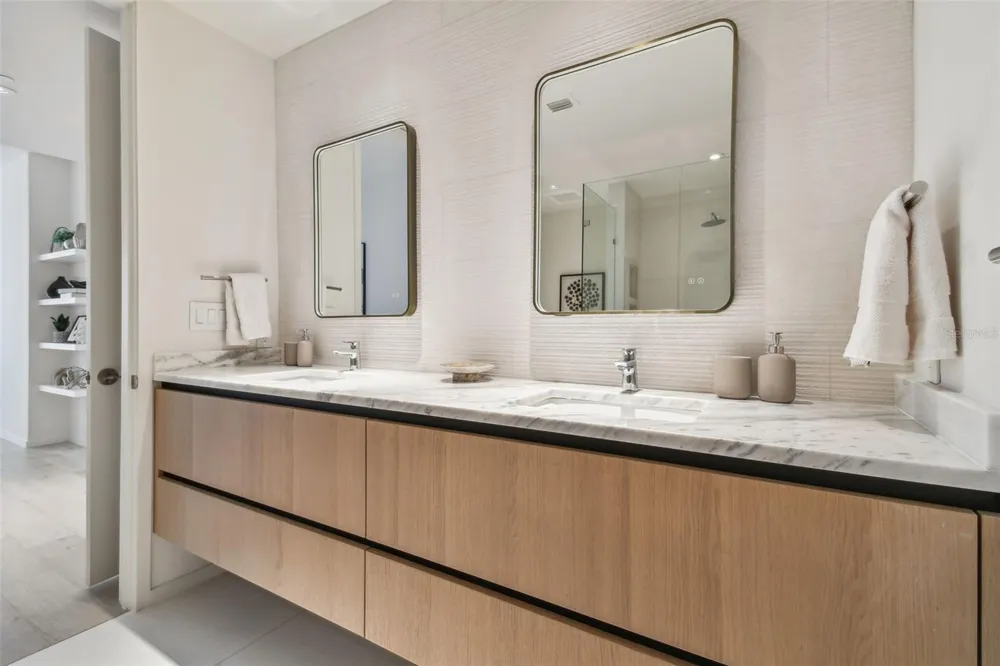 1020 SUNSET POINT ROAD #207 Clearwater, FL 33755