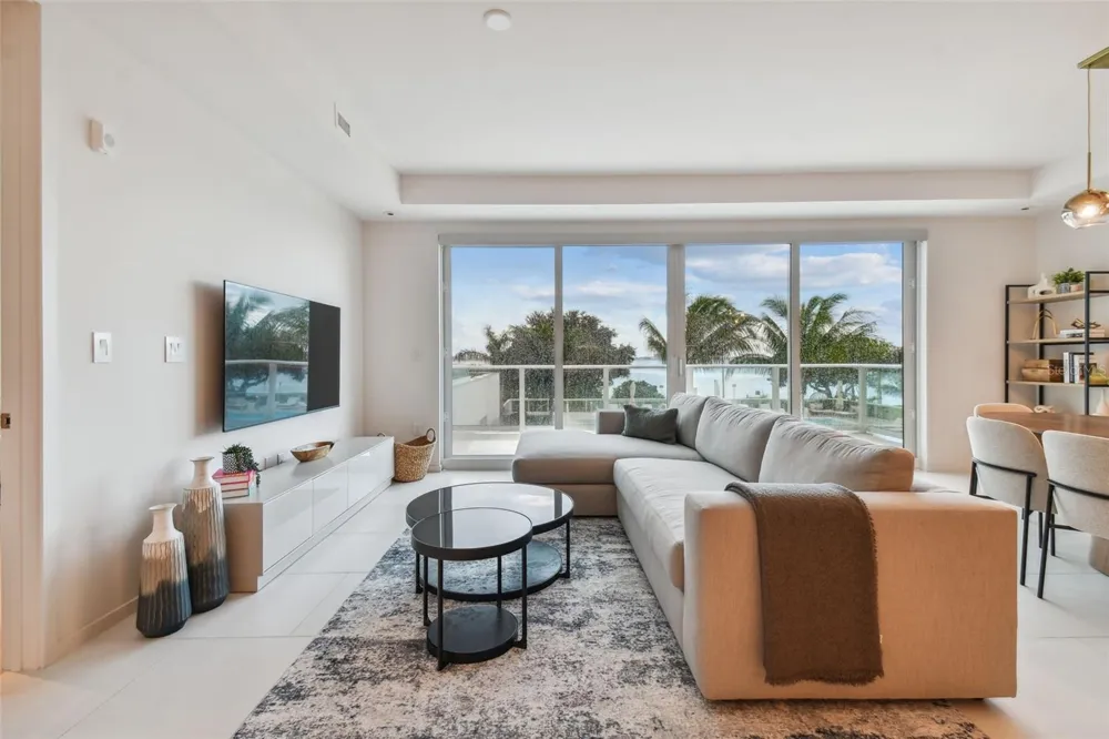 1020 SUNSET POINT ROAD #207 Clearwater, FL 33755