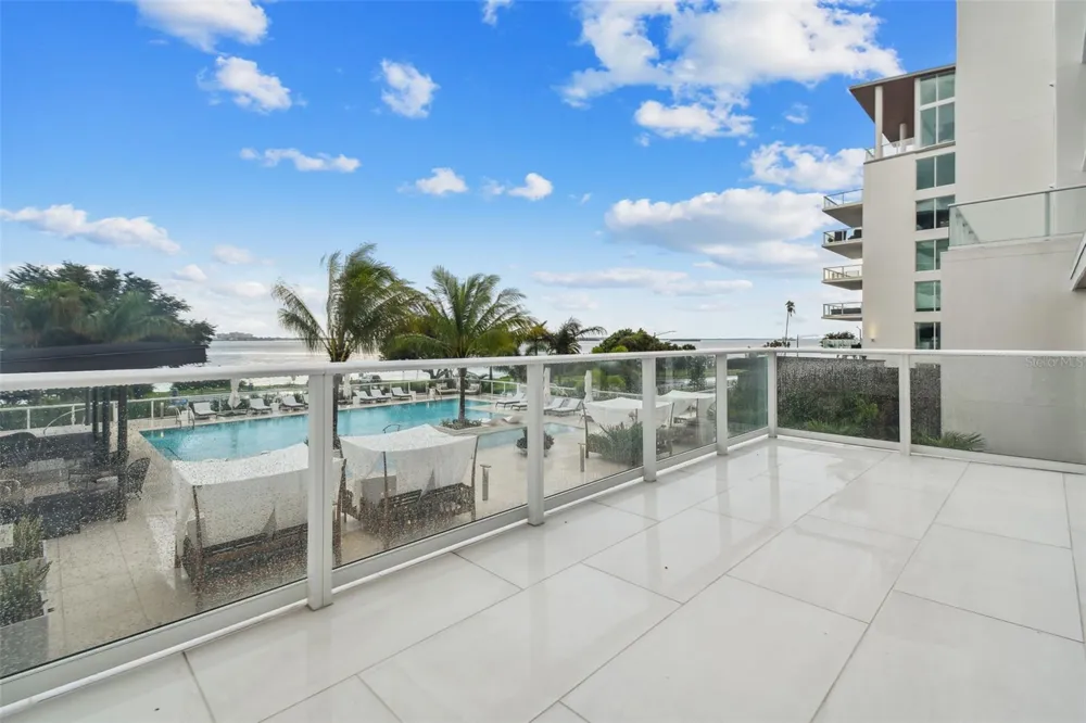 1020 SUNSET POINT ROAD #207 Clearwater, FL 33755