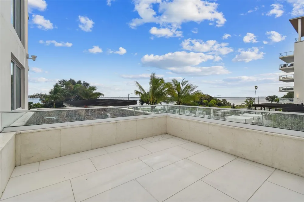 1020 SUNSET POINT ROAD #207 Clearwater, FL 33755