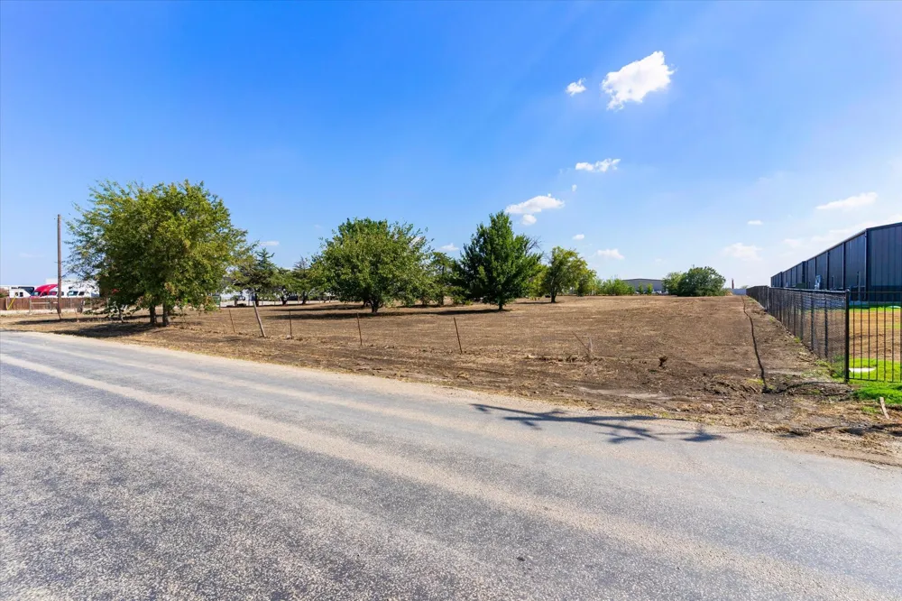 17326 Gaffield Road Justin, TX 76247