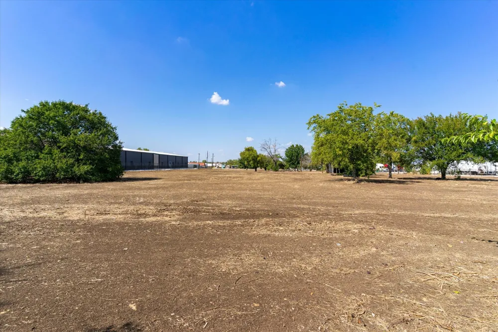 17326 Gaffield Road Justin, TX 76247