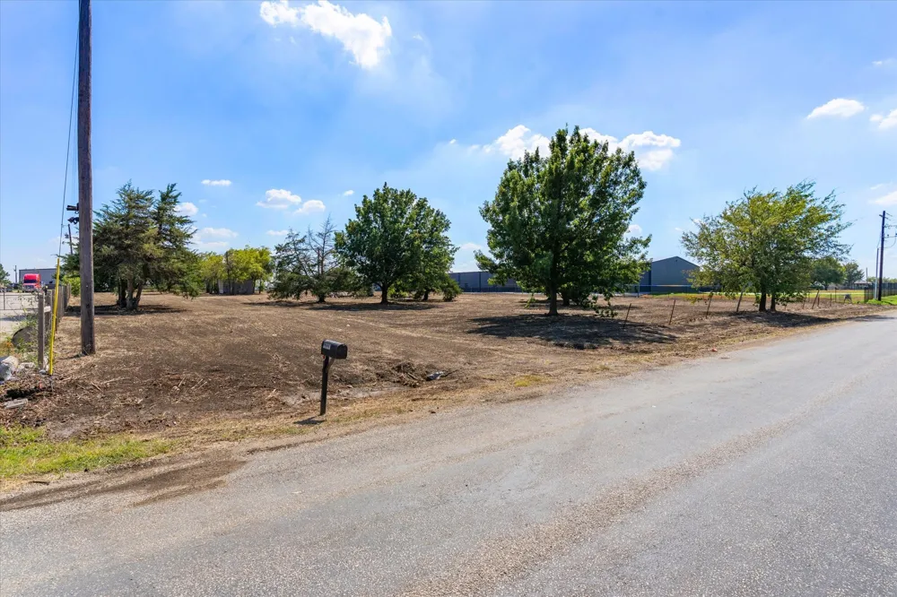 17326 Gaffield Road Justin, TX 76247