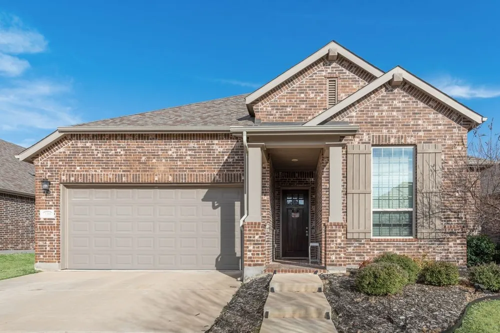 1308 E Swan Trail Argyle, TX 76226