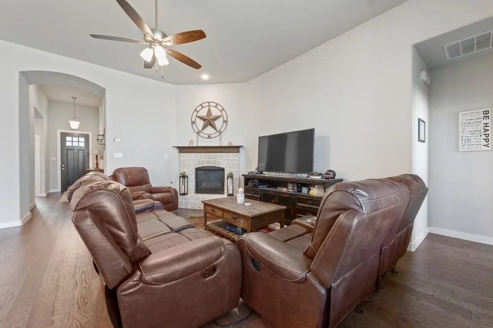 1308 E Swan Trail Argyle, TX 76226