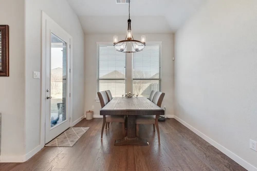 1308 E Swan Trail Argyle, TX 76226
