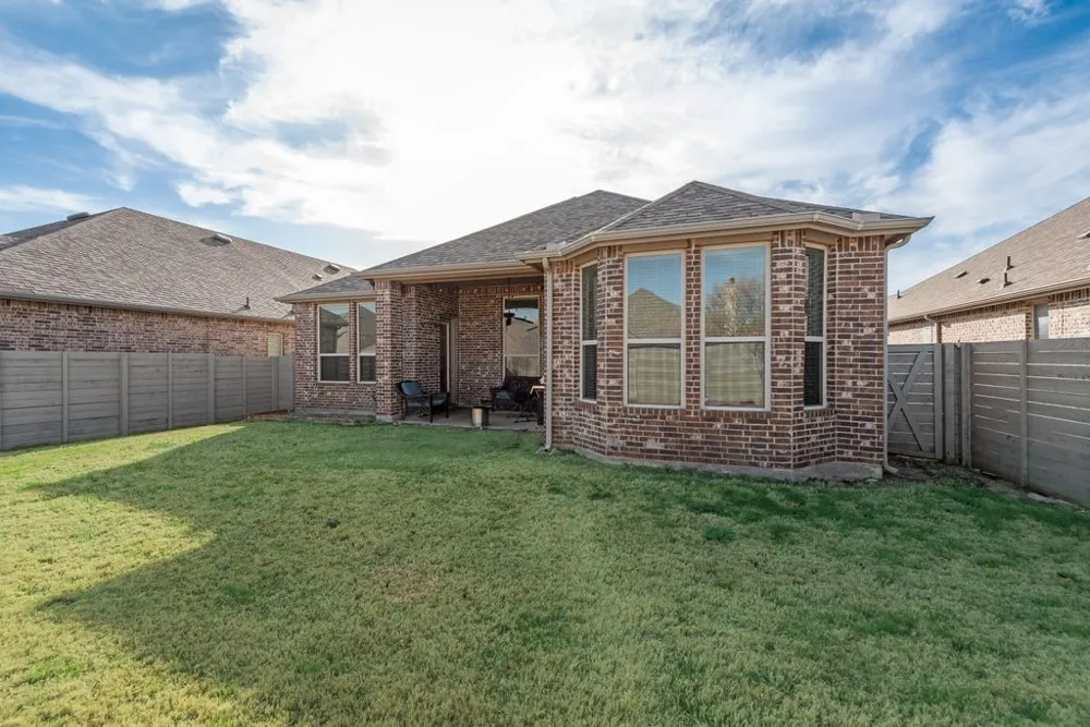 1308 E Swan Trail Argyle, TX 76226