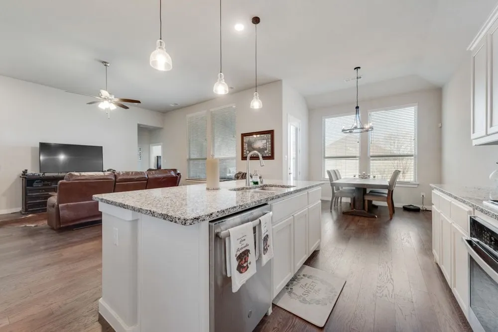 1308 E Swan Trail Argyle, TX 76226
