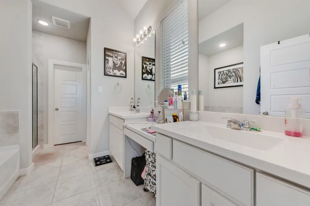 1308 E Swan Trail Argyle, TX 76226