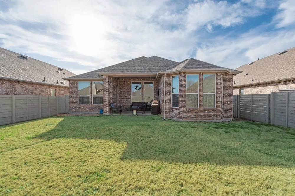 1308 E Swan Trail Argyle, TX 76226