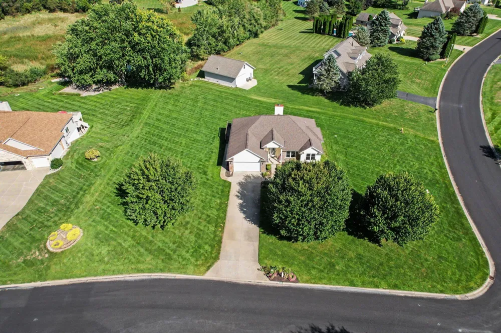 12 Hawksbury Point Battle Creek, MI 49014
