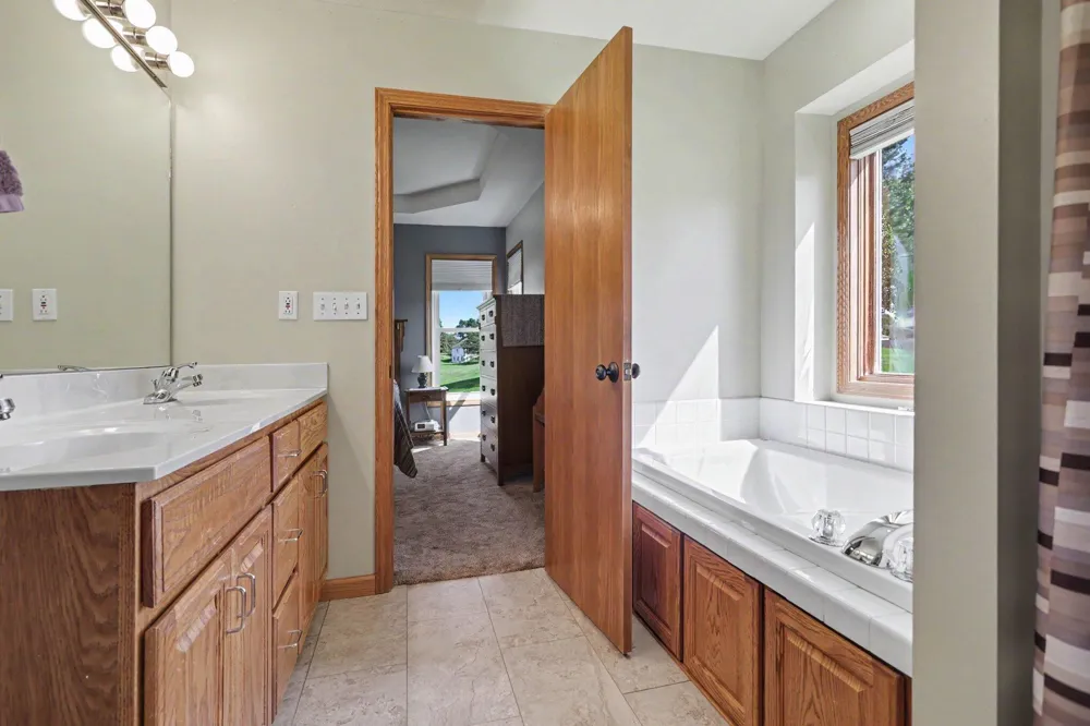12 Hawksbury Point Battle Creek, MI 49014