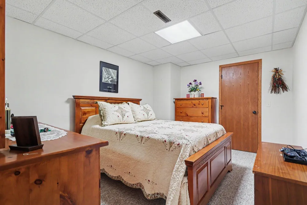 12 Hawksbury Point Battle Creek, MI 49014