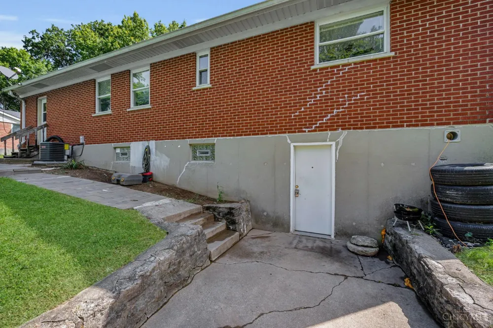 11935 Mill Road Springfield, OH 45240