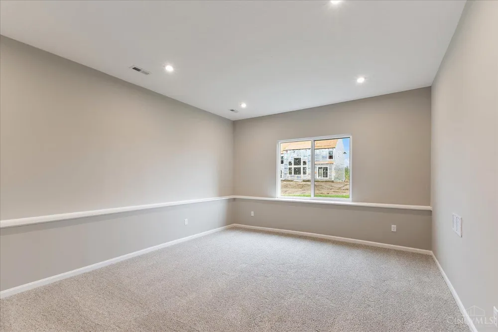 6513 River Birch Street Tipp City, OH 45371