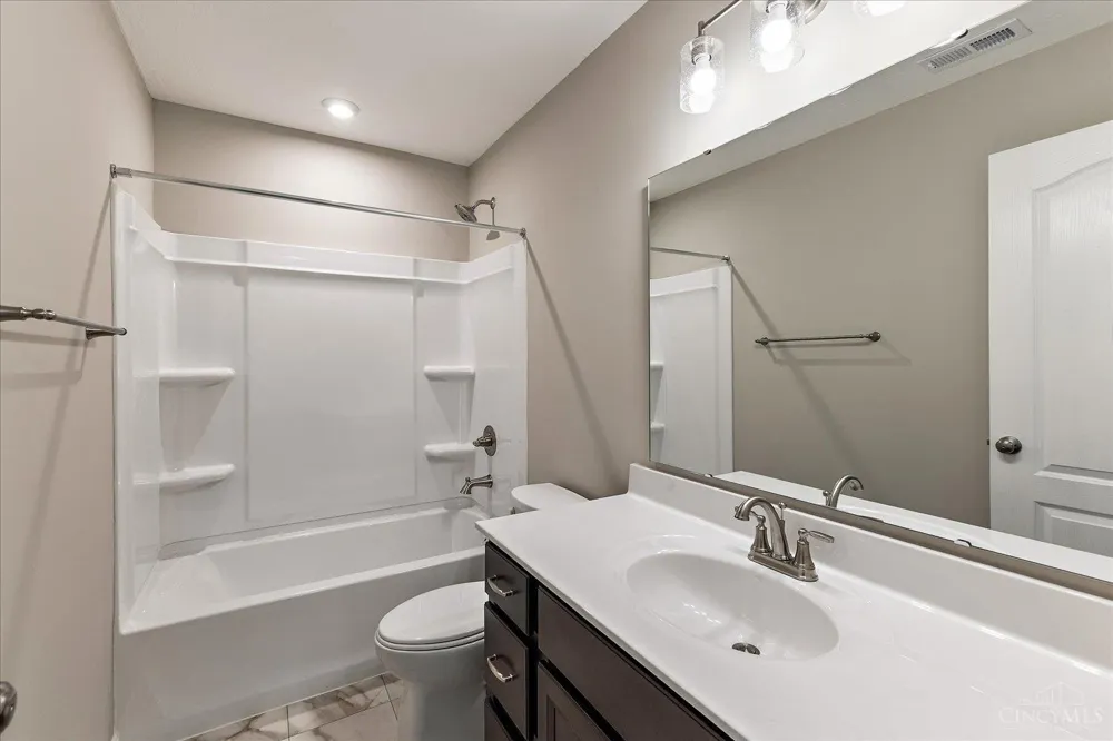 6513 River Birch Street Tipp City, OH 45371