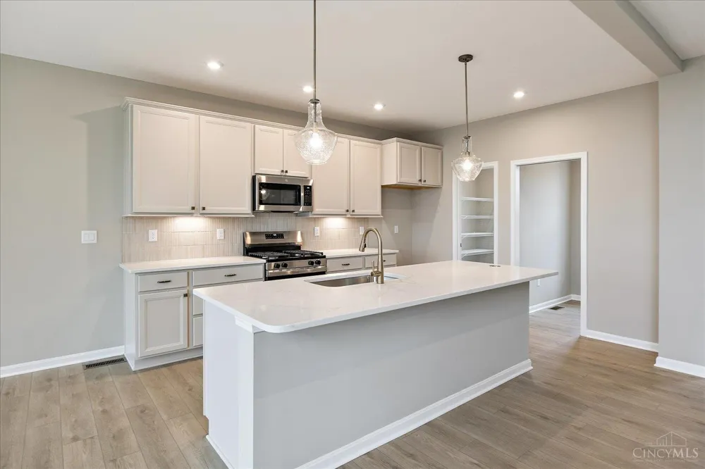6513 River Birch Street Tipp City, OH 45371