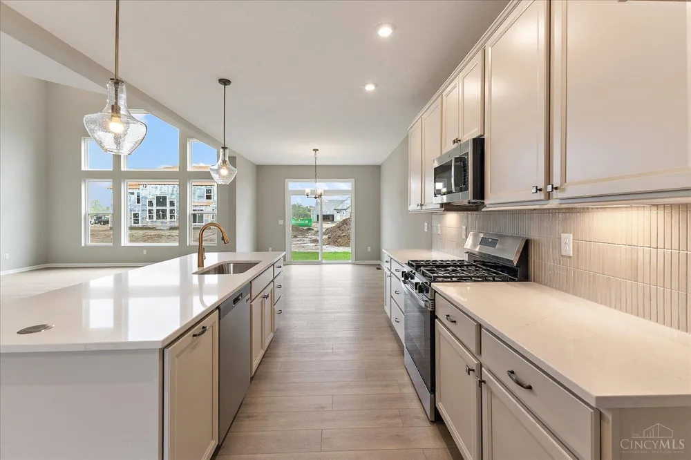 6513 River Birch Street Tipp City, OH 45371