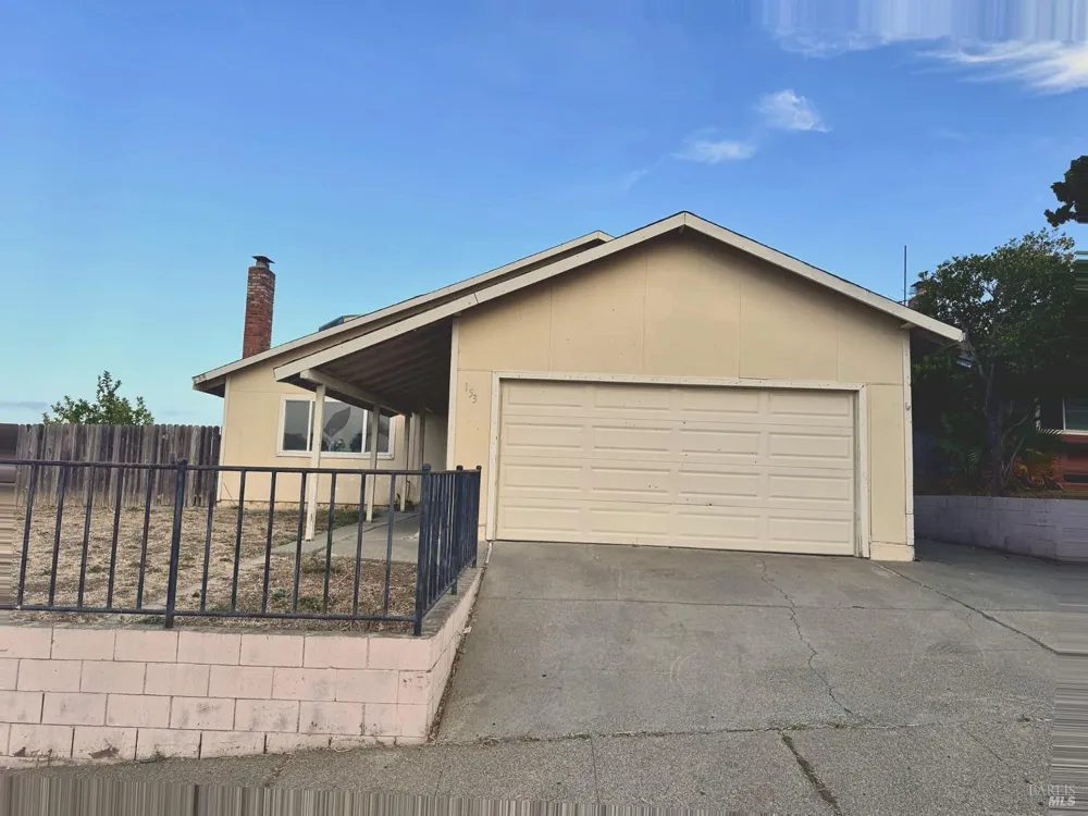 153 Dartmouth Avenue Vallejo, CA 94589
