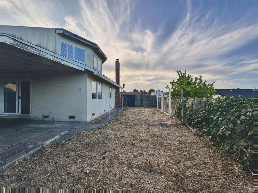 153 Dartmouth Avenue Vallejo, CA 94589