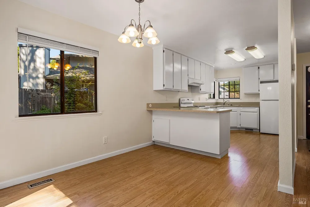 7811 Stefenoni Court Sebastopol, CA 95472
