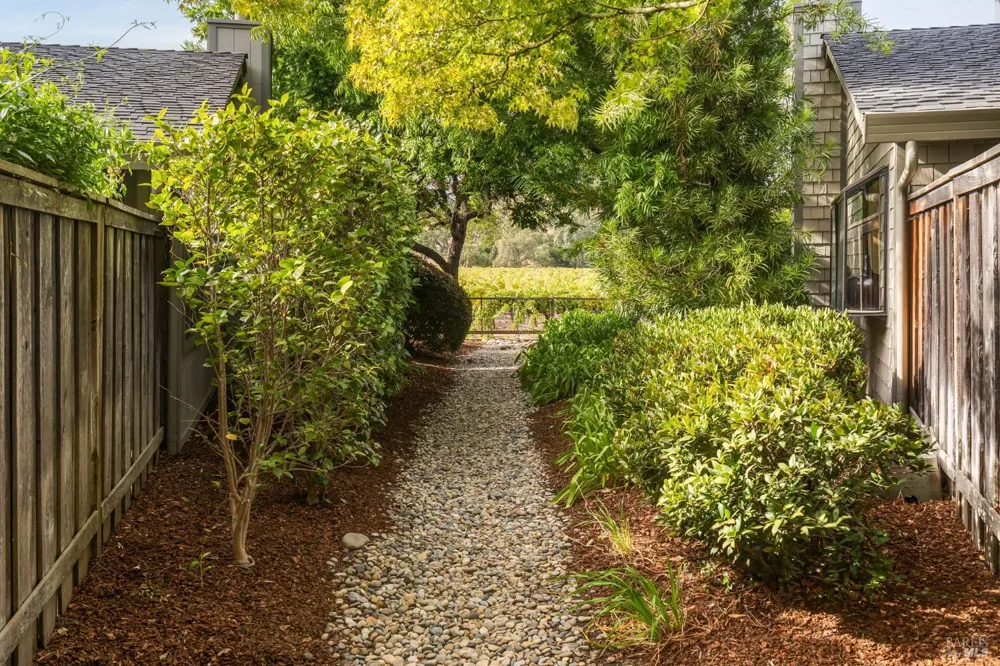 6950 Yount Street Yountville, CA 94599