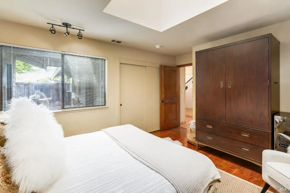 6950 Yount Street Yountville, CA 94599