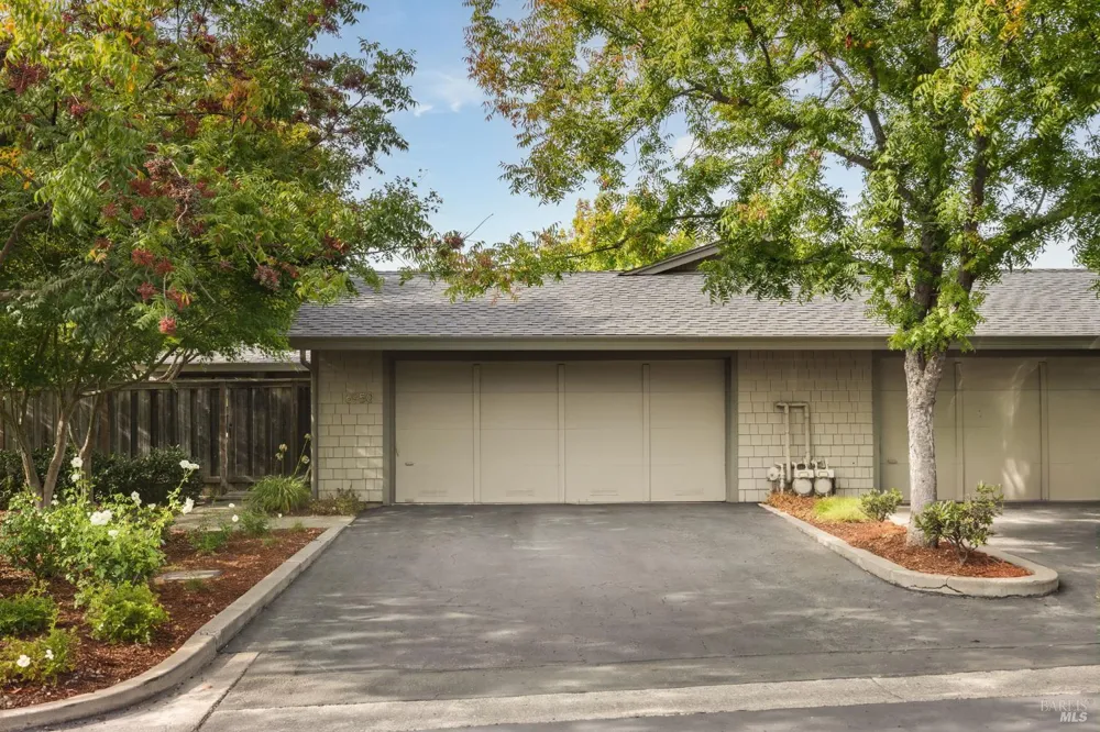 6950 Yount Street Yountville, CA 94599