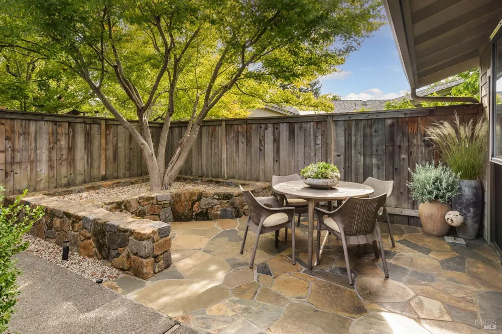 6950 Yount Street Yountville, CA 94599