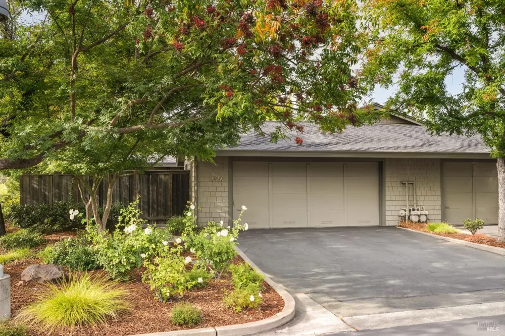6950 Yount Street Yountville, CA 94599