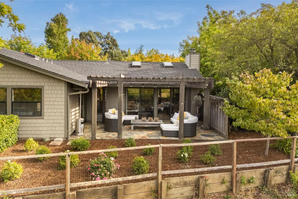 6950 Yount Street Yountville, CA 94599