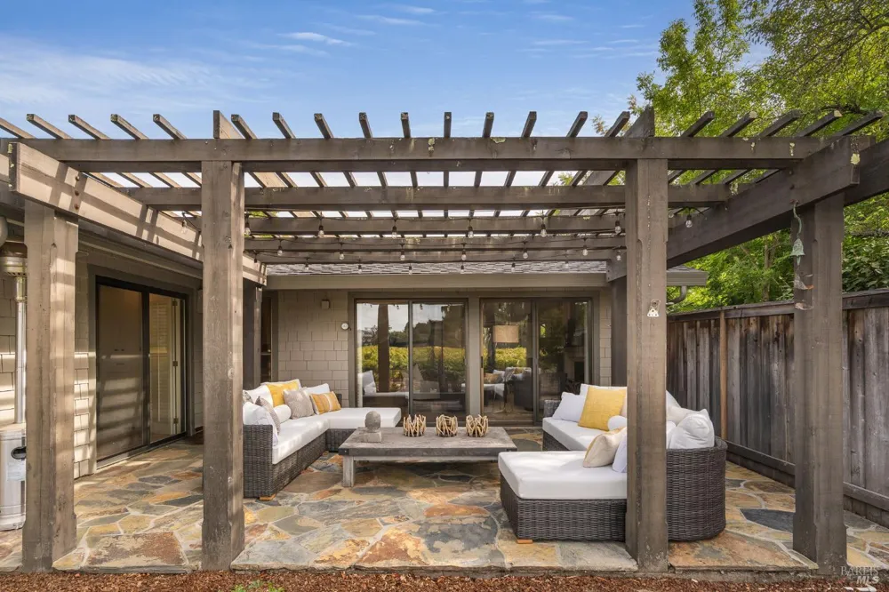 6950 Yount Street Yountville, CA 94599
