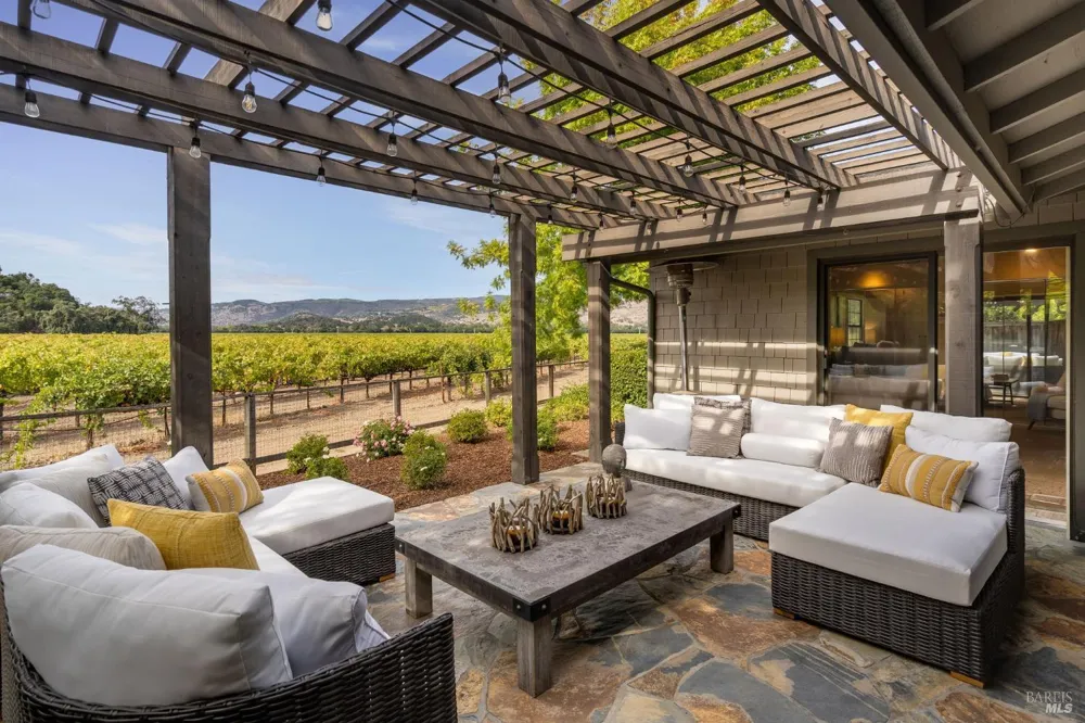 6950 Yount Street Yountville, CA 94599