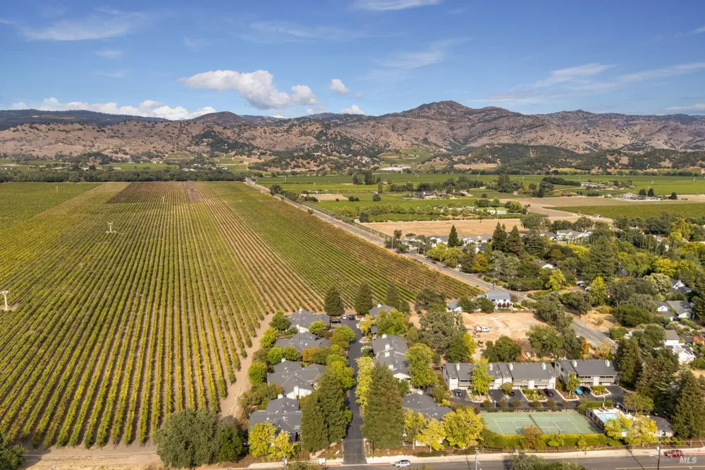 6950 Yount Street Yountville, CA 94599
