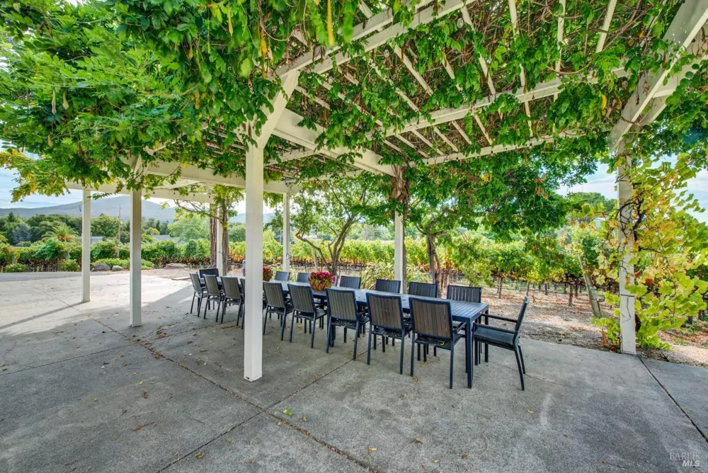 1597 Estee Avenue Napa, CA 94558