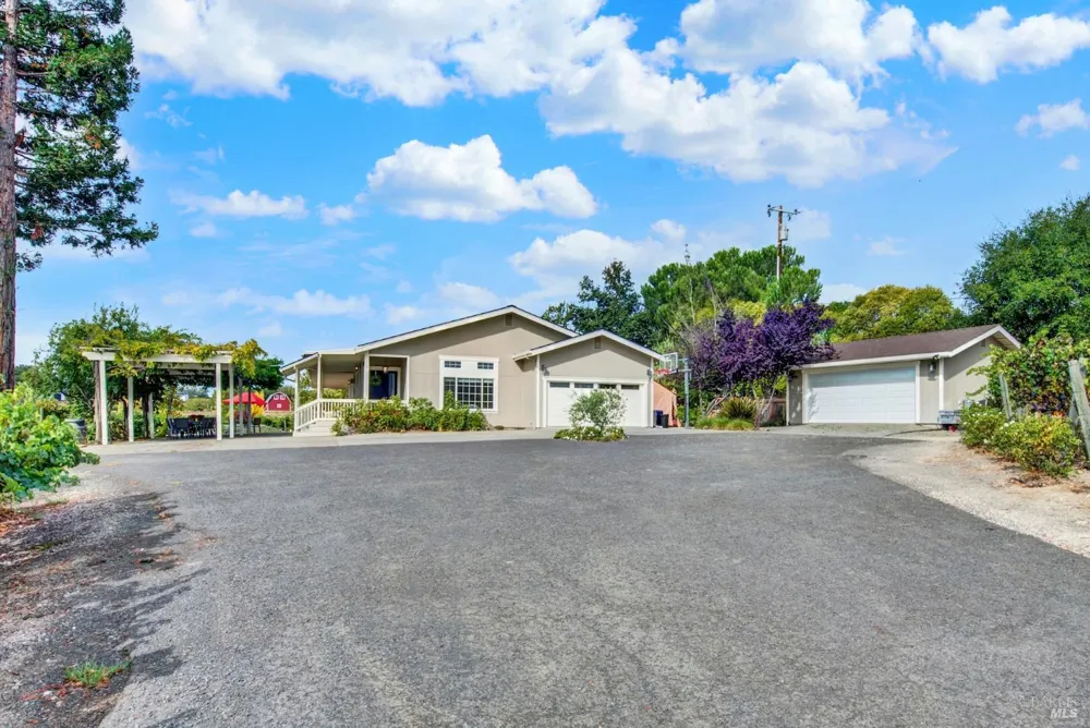 1597 Estee Avenue Napa, CA 94558