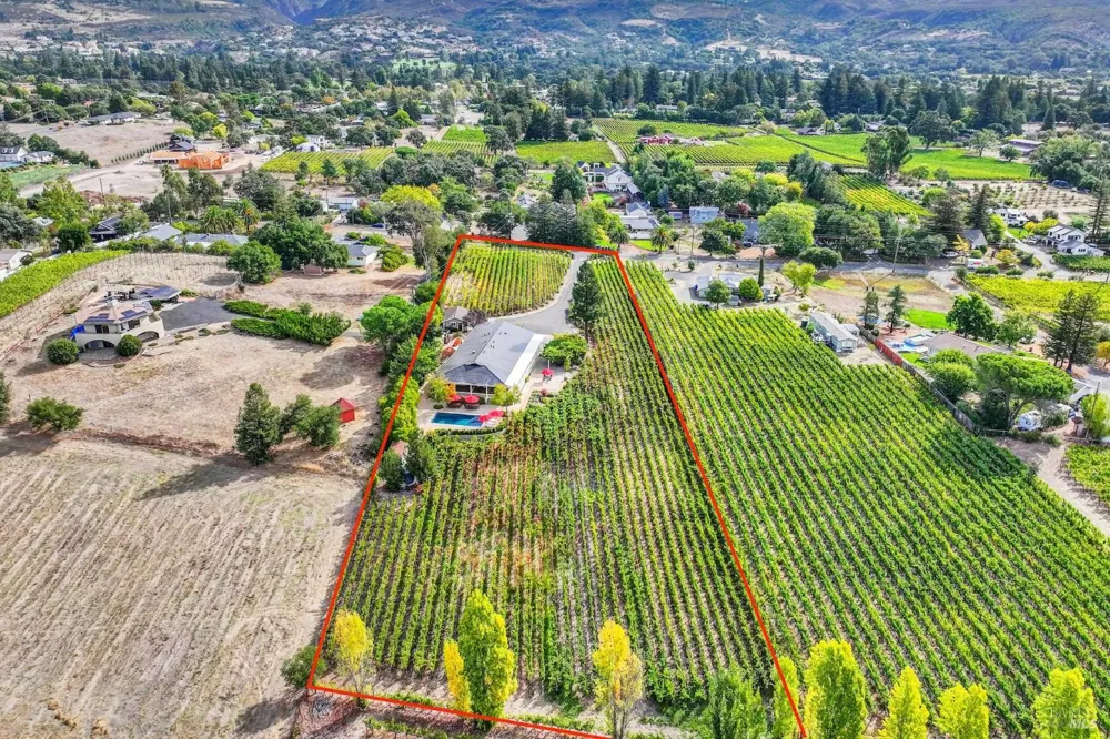 1597 Estee Avenue Napa, CA 94558