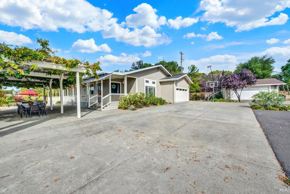1597 Estee Avenue Napa, CA 94558
