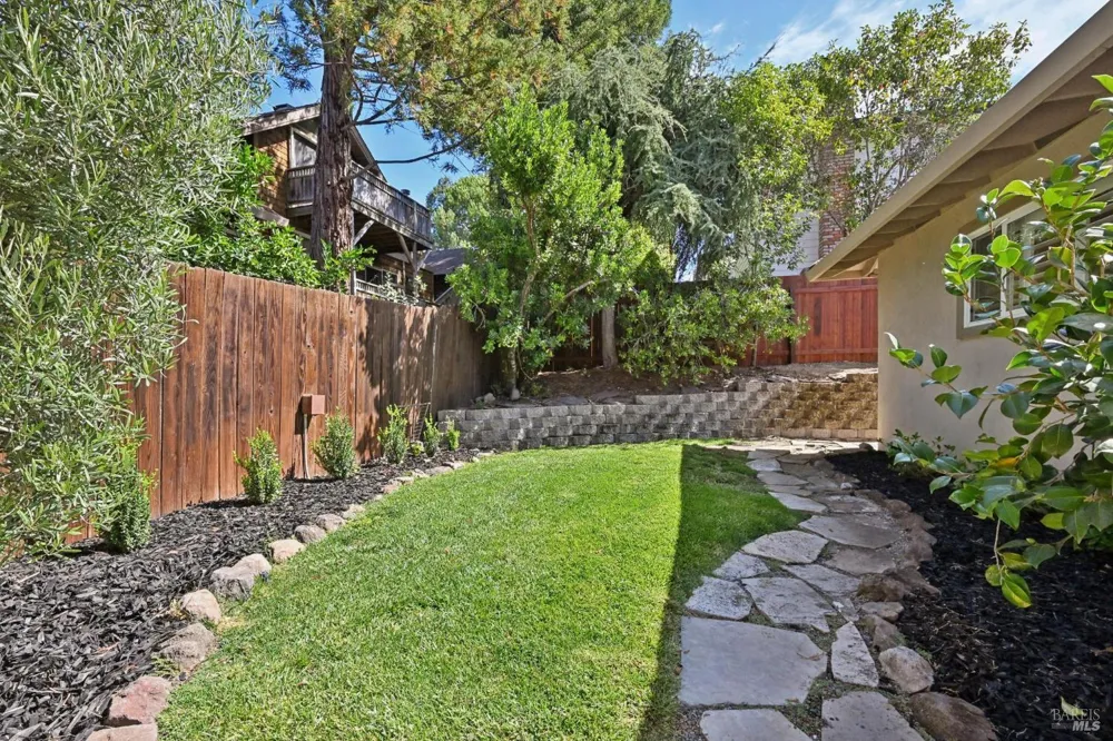 5427 Yerba Buena Road Santa Rosa, CA 95409