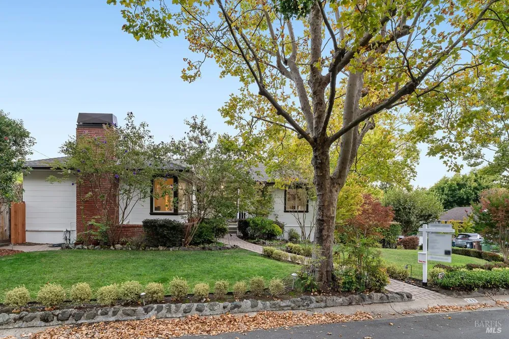 146 Almenar Drive Greenbrae, CA 94904