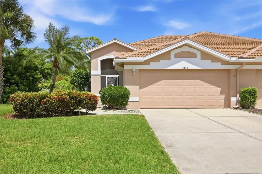 9413 FOREST HILLS CIRCLE Sarasota, FL 34238