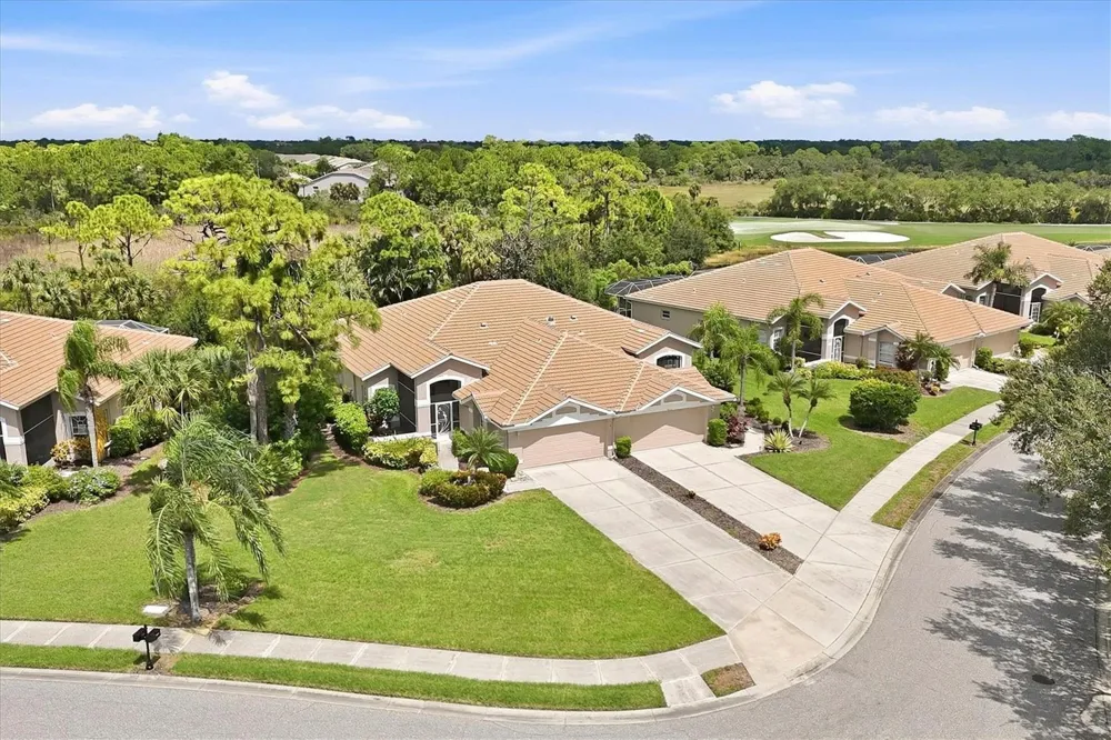 9413 FOREST HILLS CIRCLE Sarasota, FL 34238