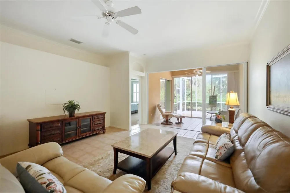 9413 FOREST HILLS CIRCLE Sarasota, FL 34238