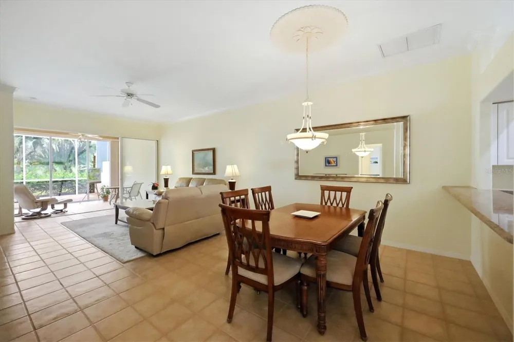 9413 FOREST HILLS CIRCLE Sarasota, FL 34238