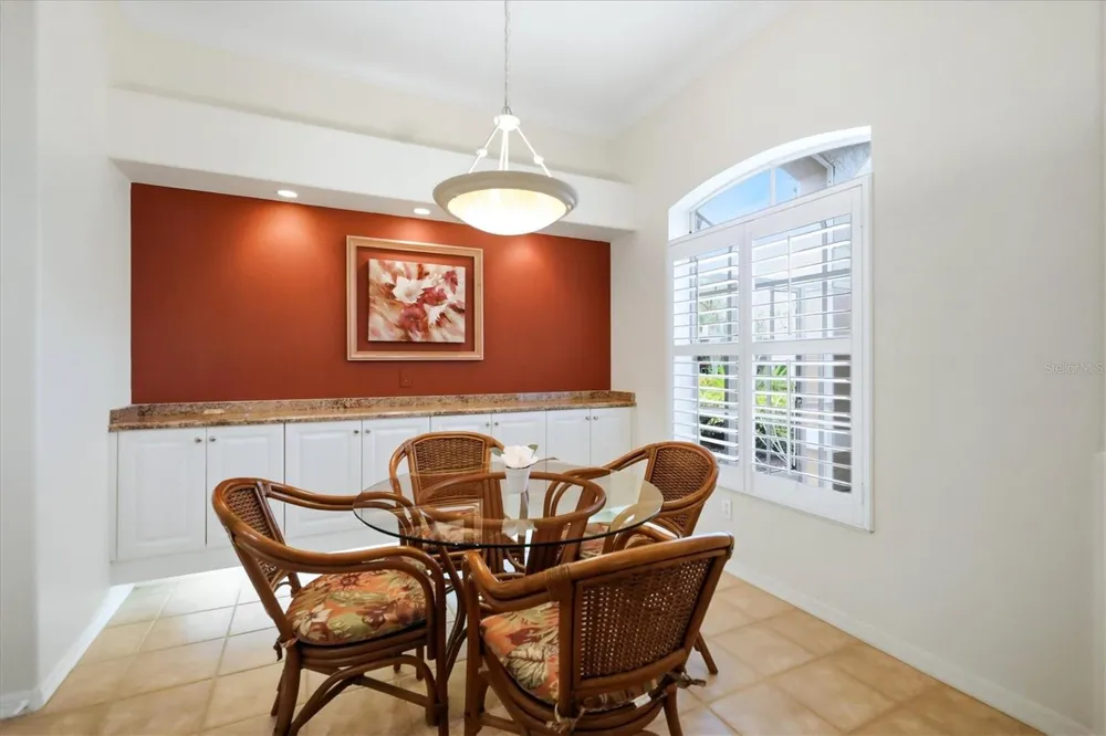 9413 FOREST HILLS CIRCLE Sarasota, FL 34238