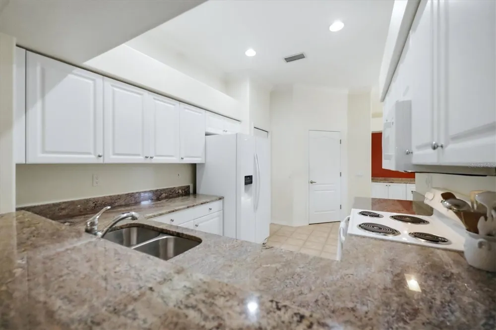 9413 FOREST HILLS CIRCLE Sarasota, FL 34238