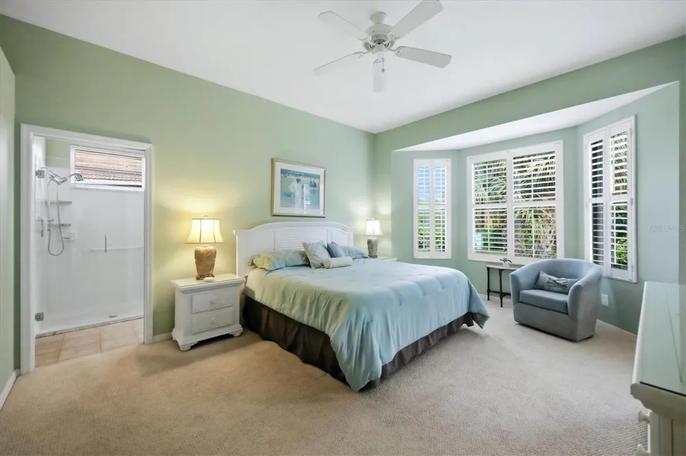 9413 FOREST HILLS CIRCLE Sarasota, FL 34238