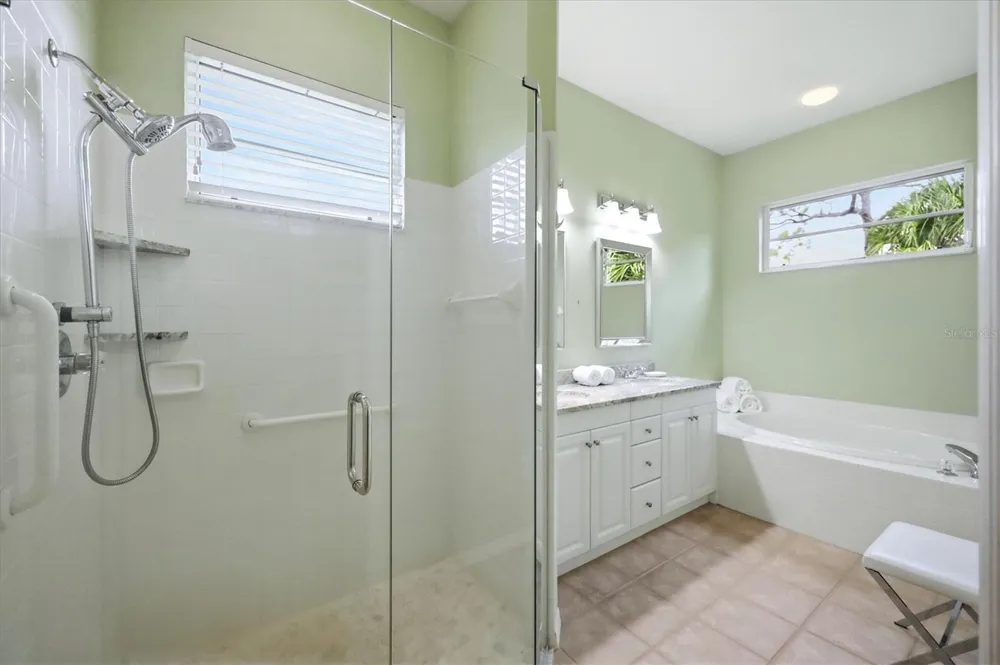 9413 FOREST HILLS CIRCLE Sarasota, FL 34238