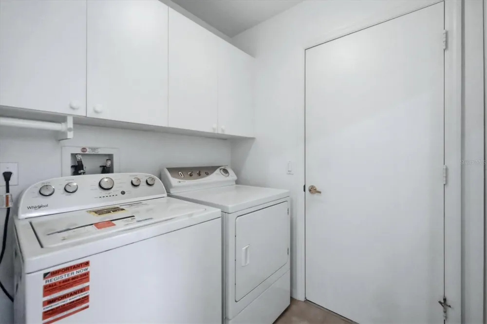9413 FOREST HILLS CIRCLE Sarasota, FL 34238
